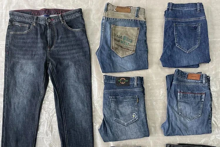 Abbinamento colori jeans da uomo