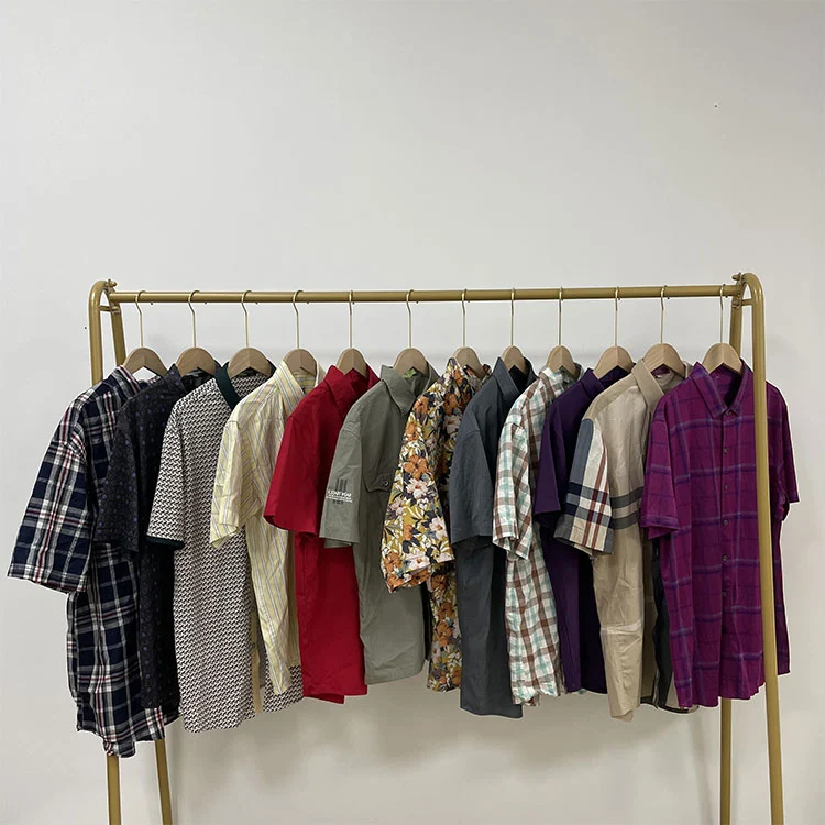 L'ascesa dello shopping dell'usato: come l'acquisto di abbigliamento di seconda mano è risparmiare denaro ai consumatori
