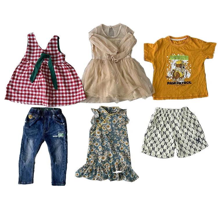Abbigliamento estivo per bambini usato