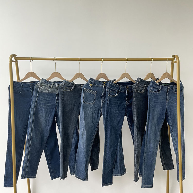 Pantaloni jeans da donna usati